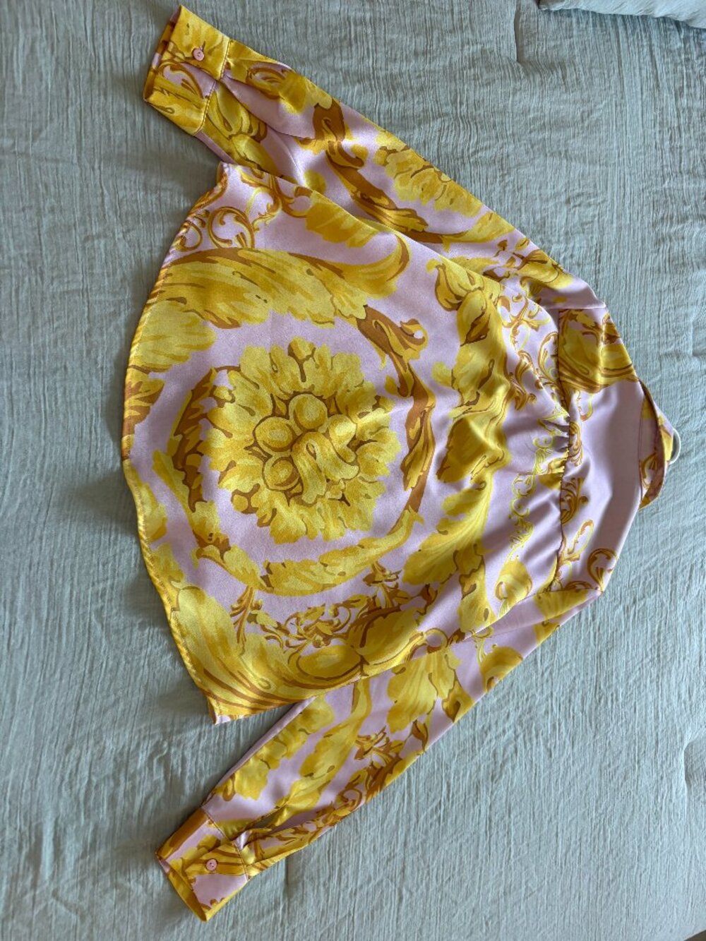 Satin shirt with Spring Barocco print in pink and yellow. Size M. size 6